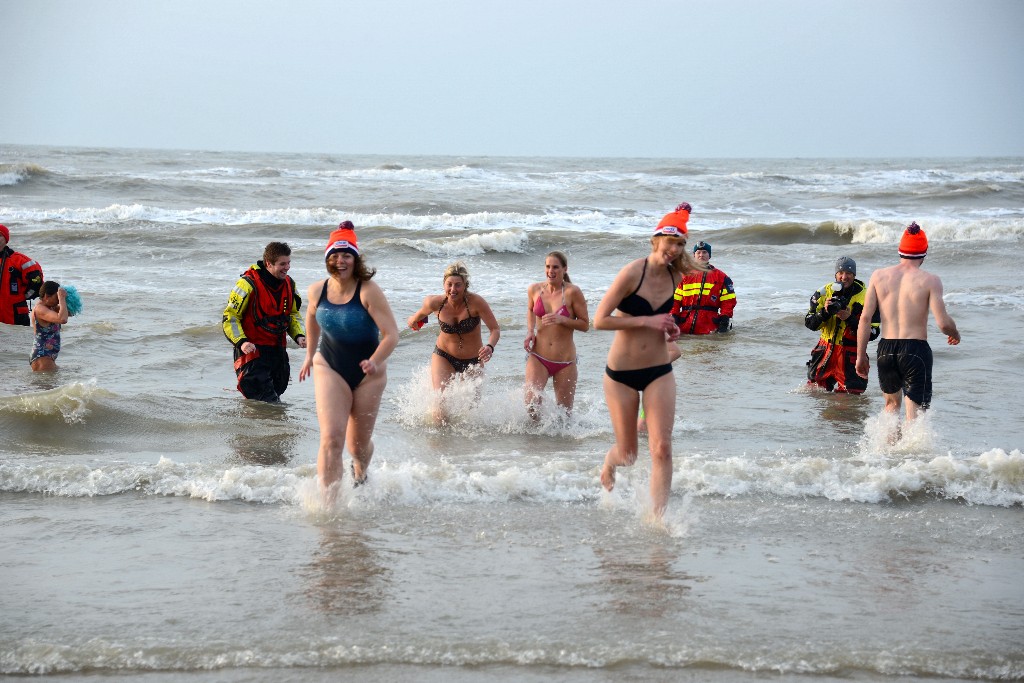 ../Images/Nieuwjaarsduik Nederzandt 2015 121.jpg